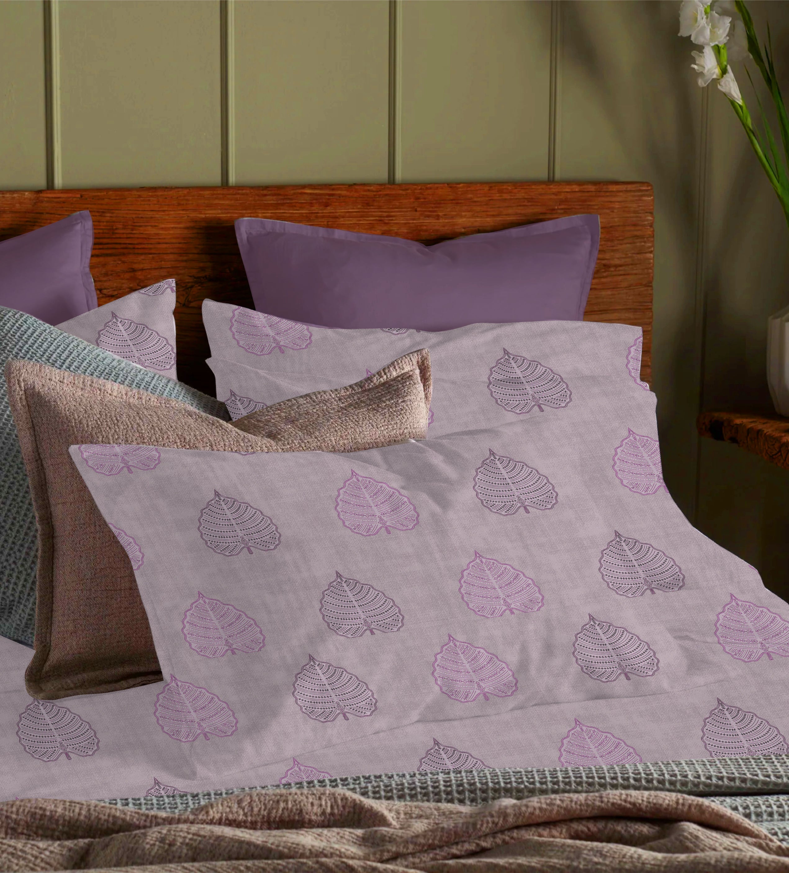 Lavendar Bloom Regal Stripes – Printed Stripe Queen Bedsheet Set