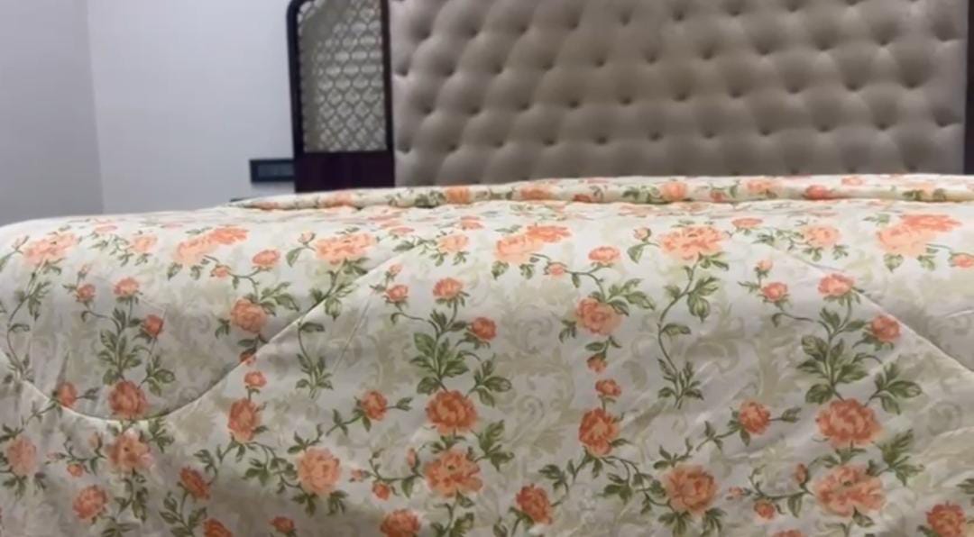 Grand Royale Premium Comforter